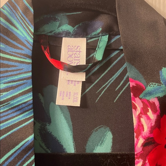 Stars Above Floral Robe - Picture 3 of 5